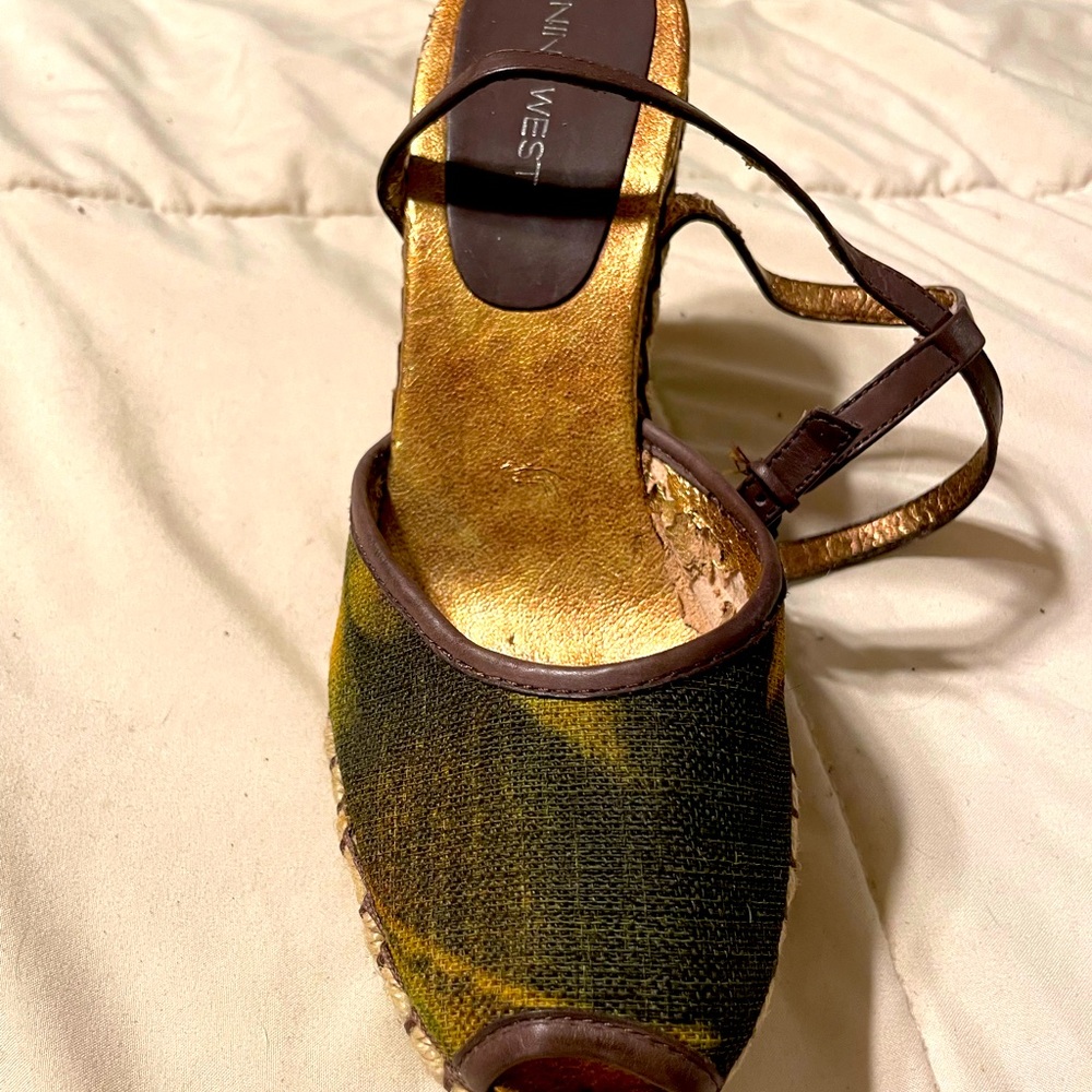 Peep toe Wedge espadrilles